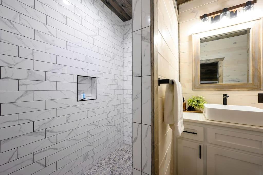 Brand New Luxury 2 Bedroom With Loft And Spa Sleeps 10 Брокен-Боу Екстер'єр фото